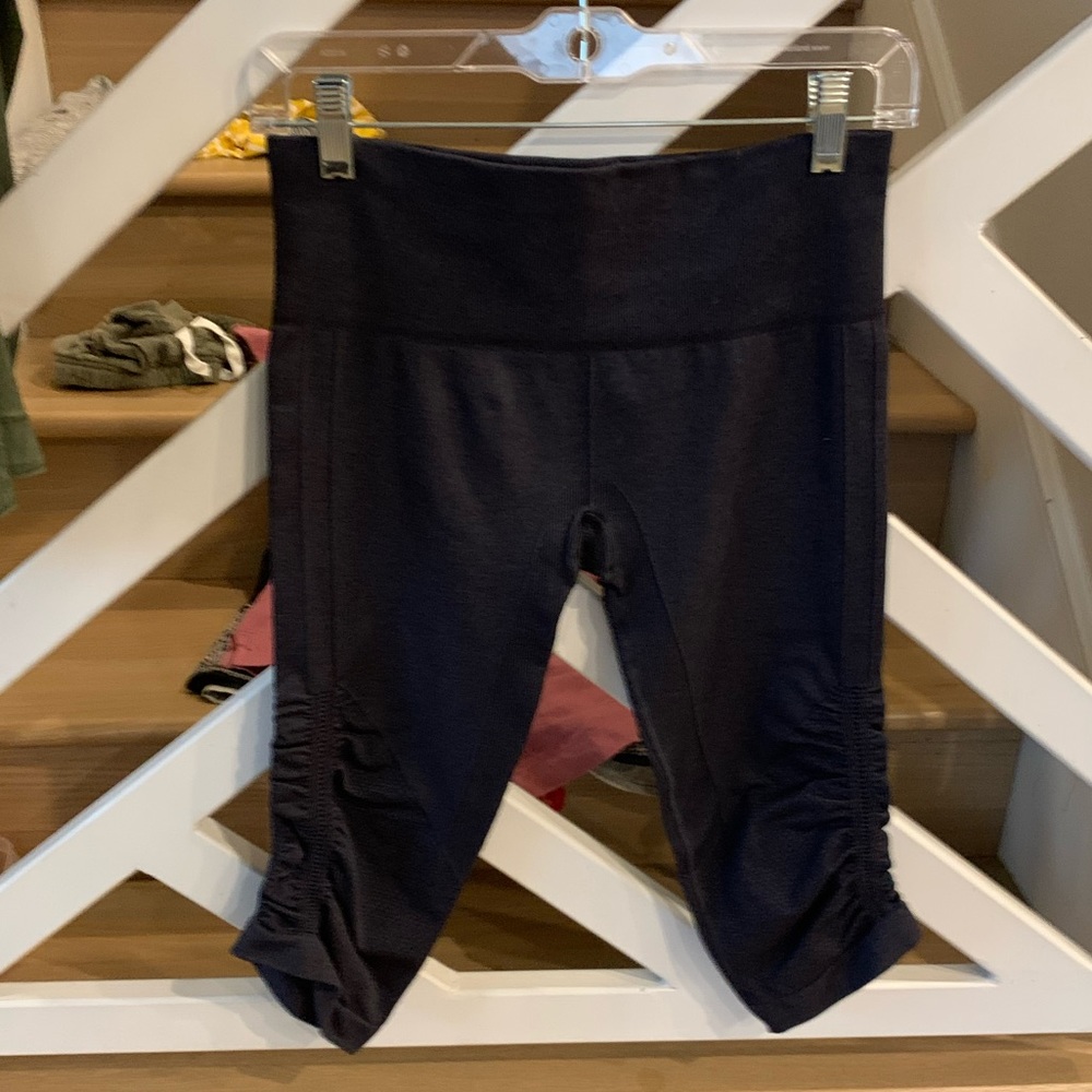 Lululemon In The Flow Crop II Navy - Picture 5 of 5